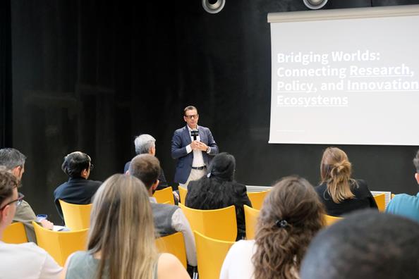 2026-06-15-podiumsdiskussion-vincent-mauroit-c-hk
