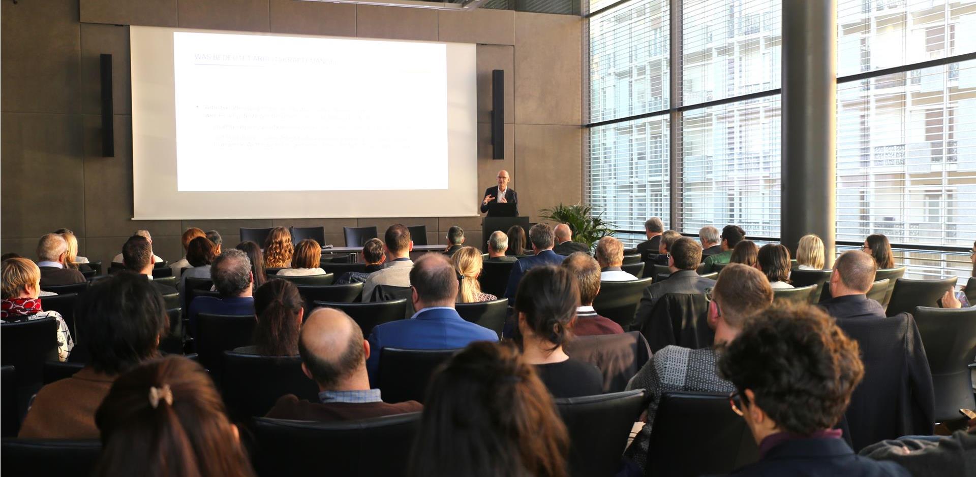 2025-12-10-publikum-event-die-zukunft-des-suedtiroler-arbeitsmarktes-c-hk